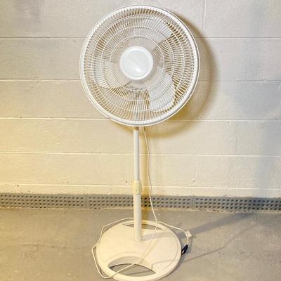 LOT 58: Floor Lamp, Tower Fan / Heater and Stand Fan