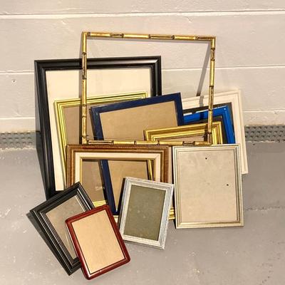 LOT 61: Picture Frames of Assorted Sizes