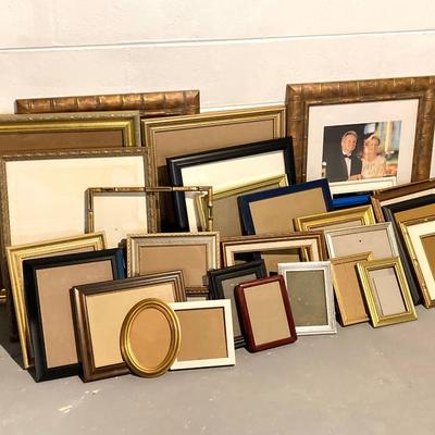 LOT 61: Picture Frames of Assorted Sizes