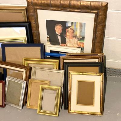 LOT 61: Picture Frames of Assorted Sizes