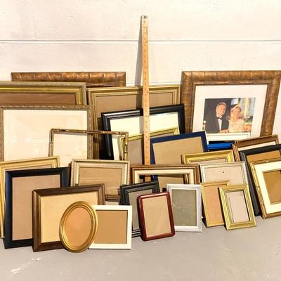LOT 61: Picture Frames of Assorted Sizes