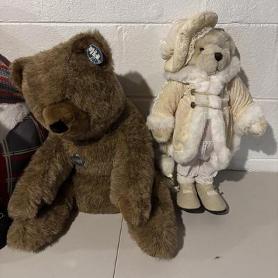 LOT 82: Holiday Plush Bears, Snowmen & Others