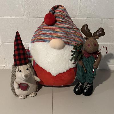 LOT 82: Holiday Plush Bears, Snowmen & Others