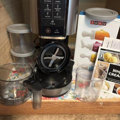 LOT 83: Ninja Creami NC301 & Zoku Fish Pop Molds