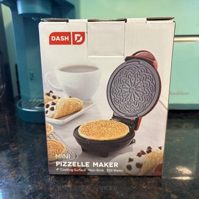 LOT 84: Kitchen Appliances: Ambiano Single Server Coffee Maker, Miiler 2-Slice Retro Toaster & Dash Mini Pizzelle Maker