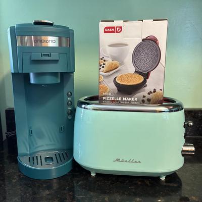 LOT 84: Kitchen Appliances: Ambiano Single Server Coffee Maker, Miiler 2-Slice Retro Toaster & Dash Mini Pizzelle Maker