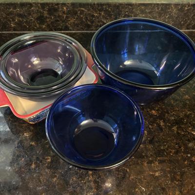 LOT 86: Kitchen Cabinet Cleanout: Corning Ware "Spice of Live", Pioneer Woman, Pyrex and More