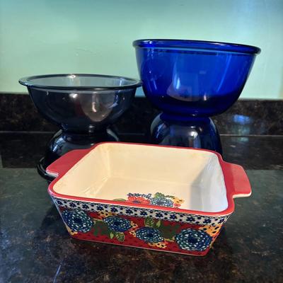 LOT 86: Kitchen Cabinet Cleanout: Corning Ware "Spice of Live", Pioneer Woman, Pyrex and More
