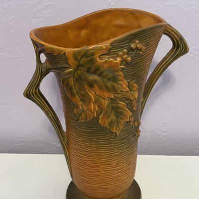 LOT 89: Vintage Roseville Bushberry Vase