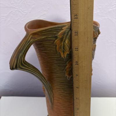LOT 89: Vintage Roseville Bushberry Vase