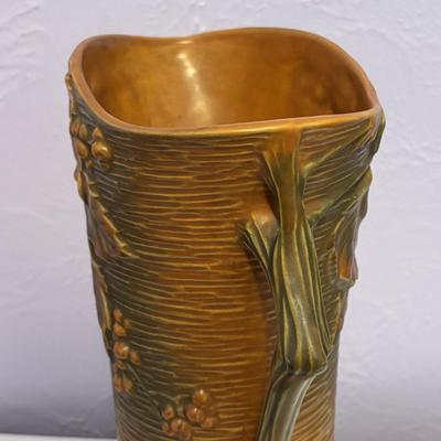 LOT 89: Vintage Roseville Bushberry Vase