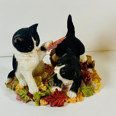 LOT 112: Set of Two (2) Lenox Bird Plates Designed by Edward Marshall Boehm, Lenox Vase and Lenox Cat Figurine