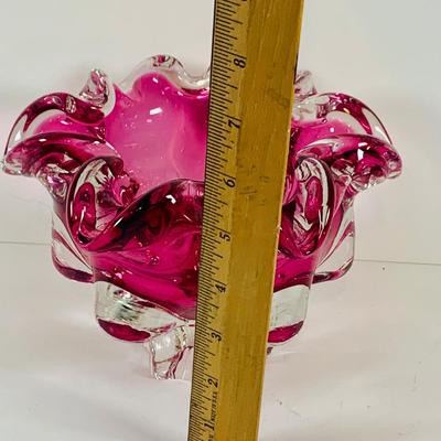 LOT 118: Vintage Pink Art Glass Bowl