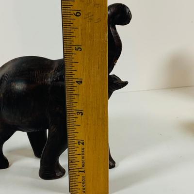 LOT 122: A Large Pack of Elephant Figures Including Etched Shells