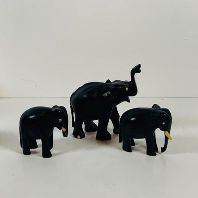 LOT 122: A Large Pack of Elephant Figures Including Etched Shells