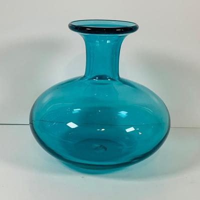 LOT 125: Collection of Glass and Ceramic Cats and Kittens and More