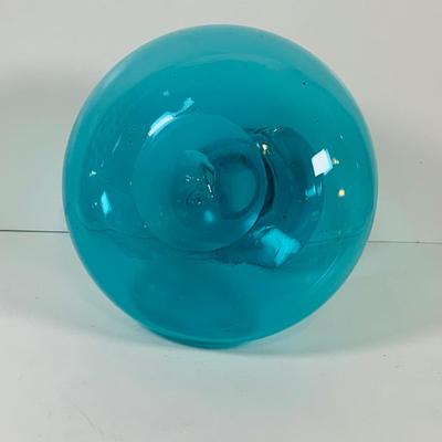 LOT 125: Collection of Glass and Ceramic Cats and Kittens and More