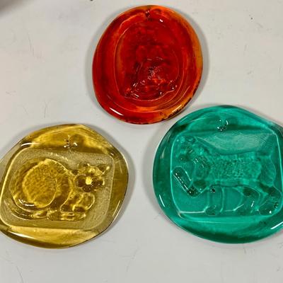 LOT 125: Collection of Glass and Ceramic Cats and Kittens and More