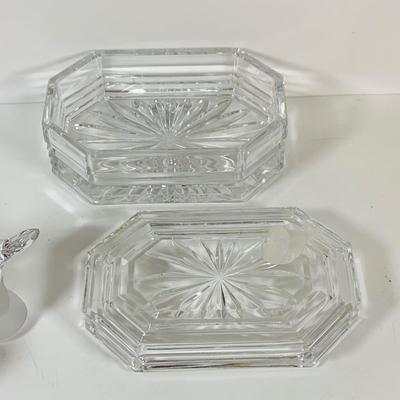 LOT 126: Assortment of Art Glass and Crystal Bird Figures, Trinket Box and More