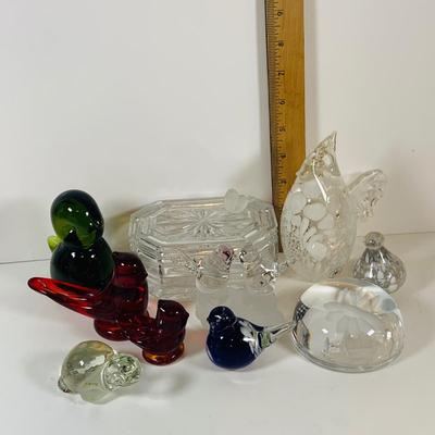 LOT 126: Assortment of Art Glass and Crystal Bird Figures, Trinket Box and More