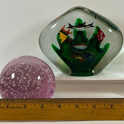LOT 135: Art Glass Aquarium and Pink Glass Ball Paper Weights