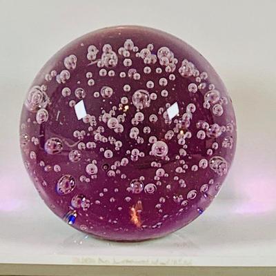 LOT 135: Art Glass Aquarium and Pink Glass Ball Paper Weights