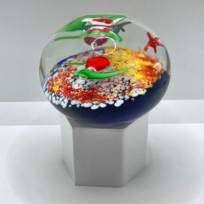 LOT 168: Colorful Glass Art Paperweights - Dynasty Gallery Heirloom Collectibles and More