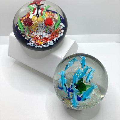 LOT 168: Colorful Glass Art Paperweights - Dynasty Gallery Heirloom Collectibles and More