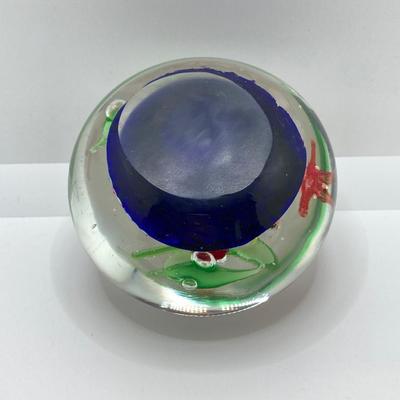 LOT 168: Colorful Glass Art Paperweights - Dynasty Gallery Heirloom Collectibles and More
