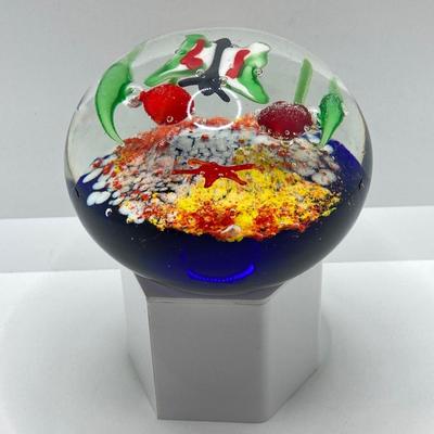 LOT 168: Colorful Glass Art Paperweights - Dynasty Gallery Heirloom Collectibles and More