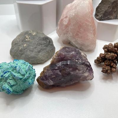 LOT 173: Crystal / Rock and Stone Collection