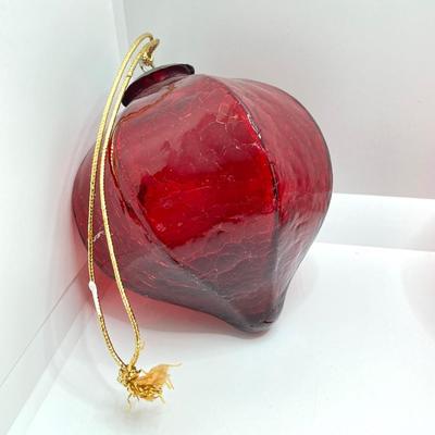 LOT 176: Art Glass Ornament Collection - Midwest Kugel and More