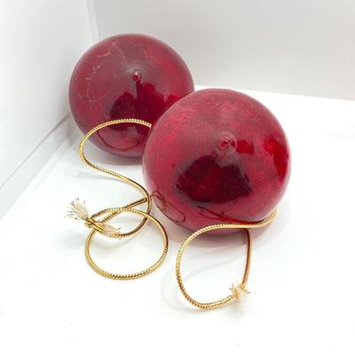 LOT 176: Art Glass Ornament Collection - Midwest Kugel and More