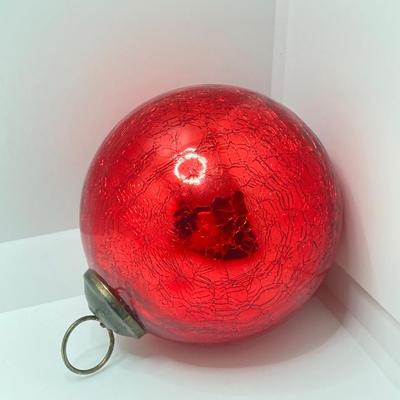 LOT 176: Art Glass Ornament Collection - Midwest Kugel and More