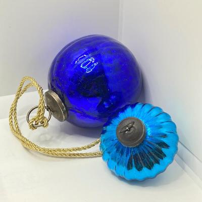 LOT 177: Vintage Blue Themed Art Glass Ornaments and More