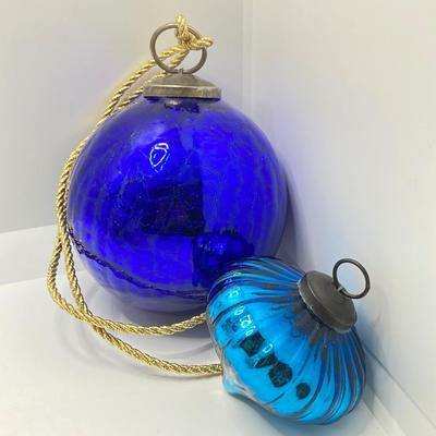 LOT 177: Vintage Blue Themed Art Glass Ornaments and More