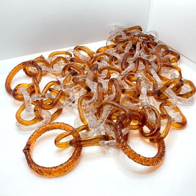 LOT 178: Fabulous and Unique Art Glass Chain