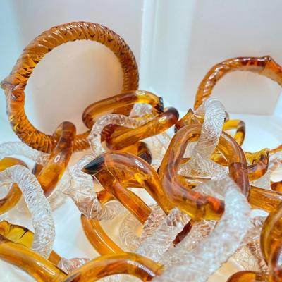 LOT 178: Fabulous and Unique Art Glass Chain