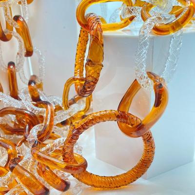 LOT 178: Fabulous and Unique Art Glass Chain