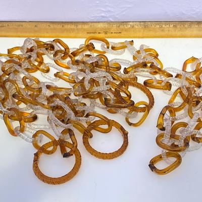 LOT 178: Fabulous and Unique Art Glass Chain
