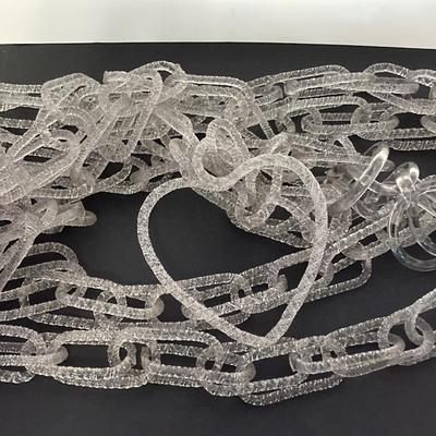 LOT 181: Dazzling Clear Art Glass Chain