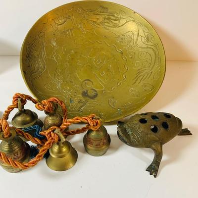 LOT 198: Vintage Brass Bells, Bowl and Frog