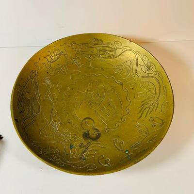 LOT 198: Vintage Brass Bells, Bowl and Frog