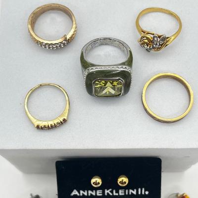 LOT 201J: Vintage Pierced Earrings and Rings
