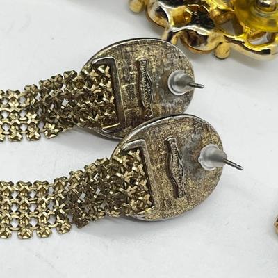 LOT 201J: Vintage Pierced Earrings and Rings