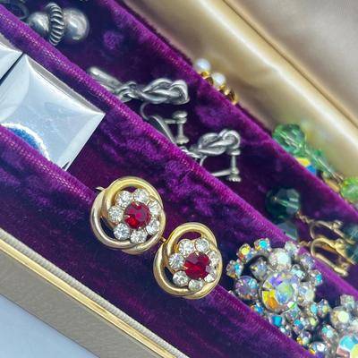 LOT 202J: Vintage Screwback and Clip On Earrings with a Beautiful Purple Velvet Lined Case