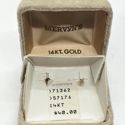 LOT 204J: 14K Yellow Gold and Emerald Flower Pierced Earrings, Jade Bracelet and Plastic Rosary
