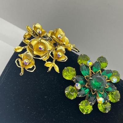 LOT 210J: Vintage Brooch/Pin Lot