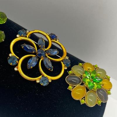 LOT 210J: Vintage Brooch/Pin Lot