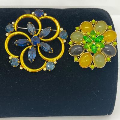 LOT 210J: Vintage Brooch/Pin Lot